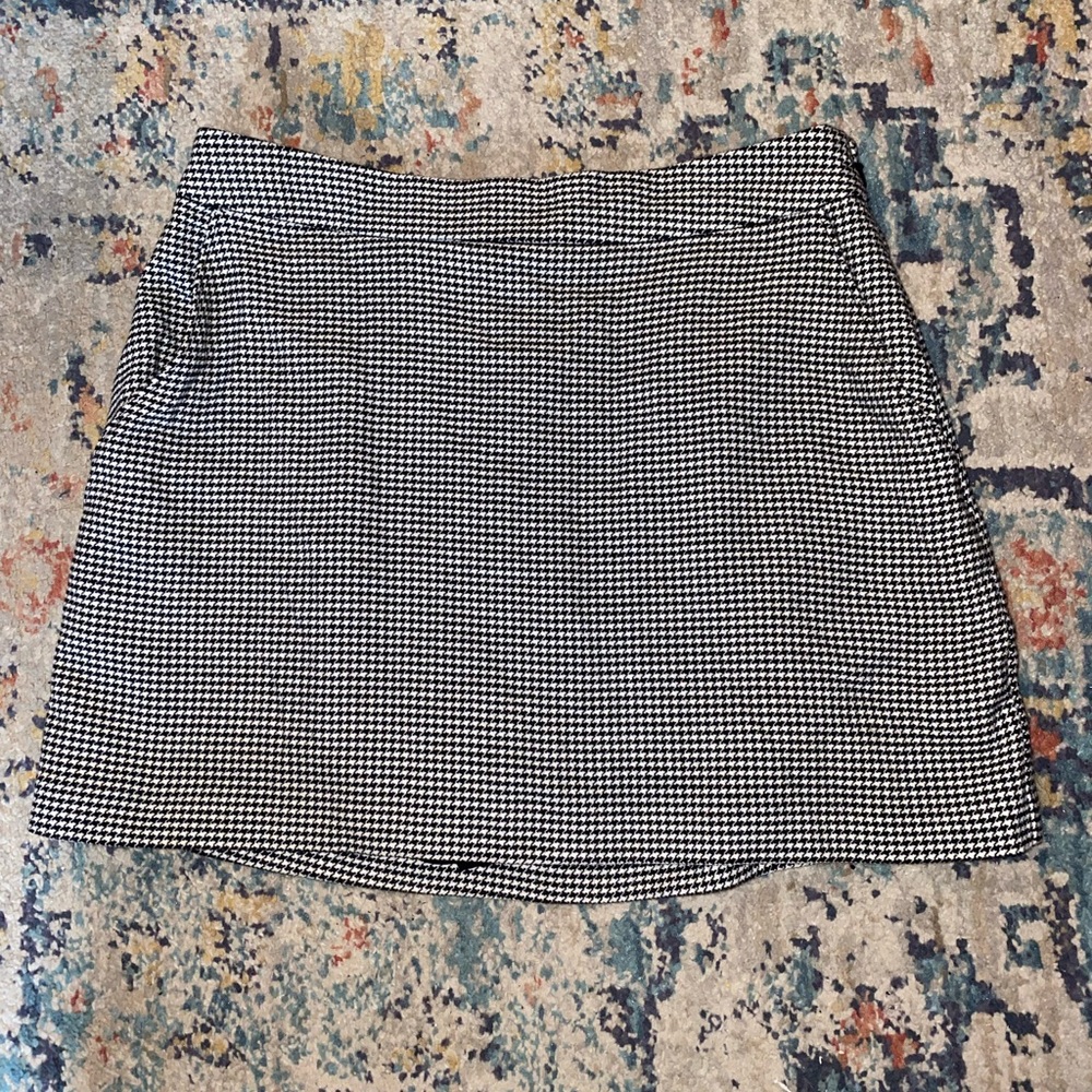Abercrombie Houndstooth Mini Skort